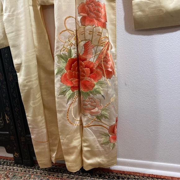Vintage Embroidered Silk Kimono Robe - Picture 3 of 13